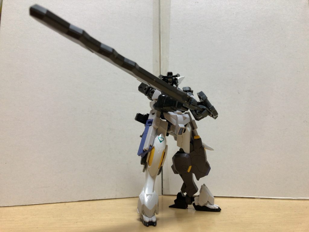 ステュクスII強化パーツ:大型化した質量武装 その一振りは重く、バルバトスルプスレクスのメイスと互角の破壊力