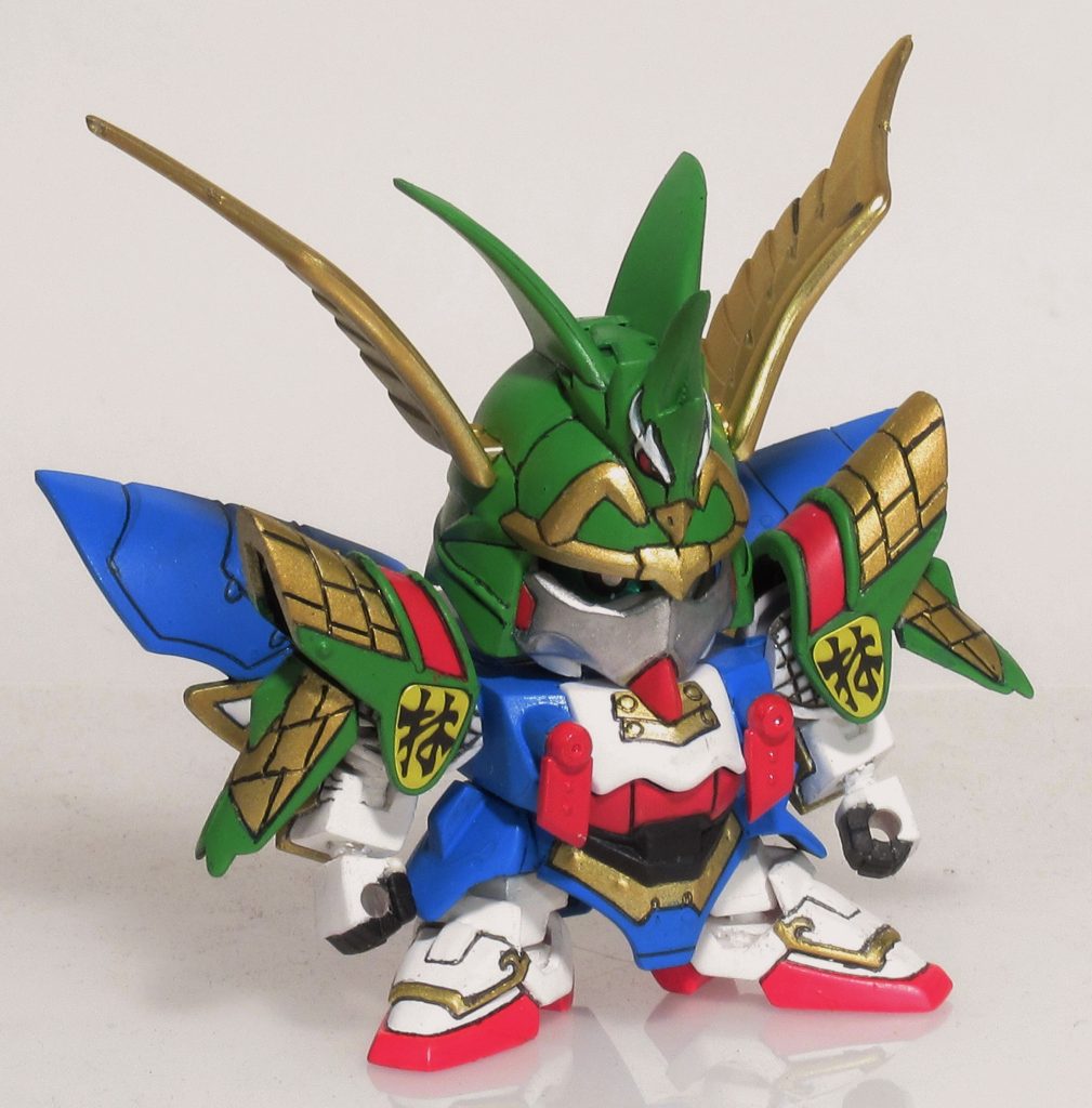 肩アーマーはそのままだと装着できないので幅増しし、アーマーの羽みたいなとこは上下にスイングできるように加工してます。