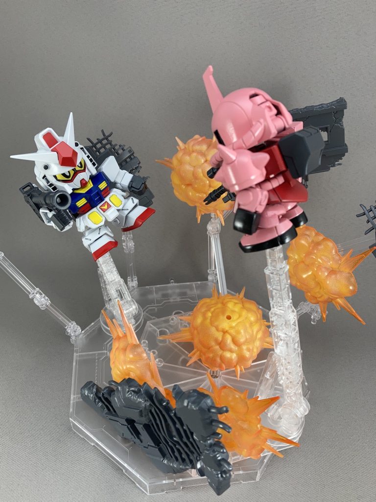 ぶつかり合う2機。