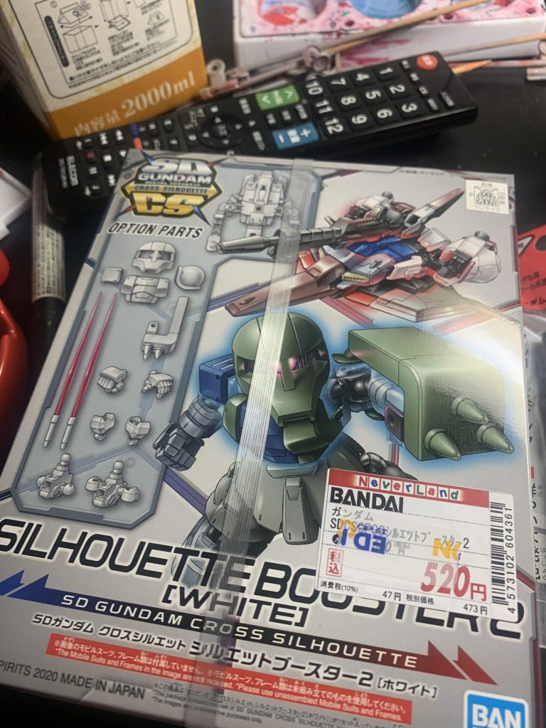 クリアのサーベルと開き気味の持ち手、穴なし握り手は嬉しいけどザク持ってないからザクⅠのパーツが余りました