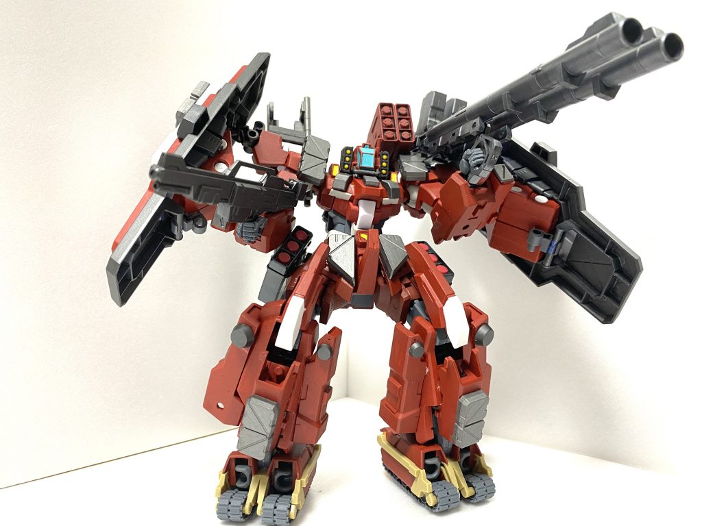 2つのバズーカを並列に並べたデュアルバズーカ弾代を無視すれば、誘導もあり命中させやすい優秀な武装