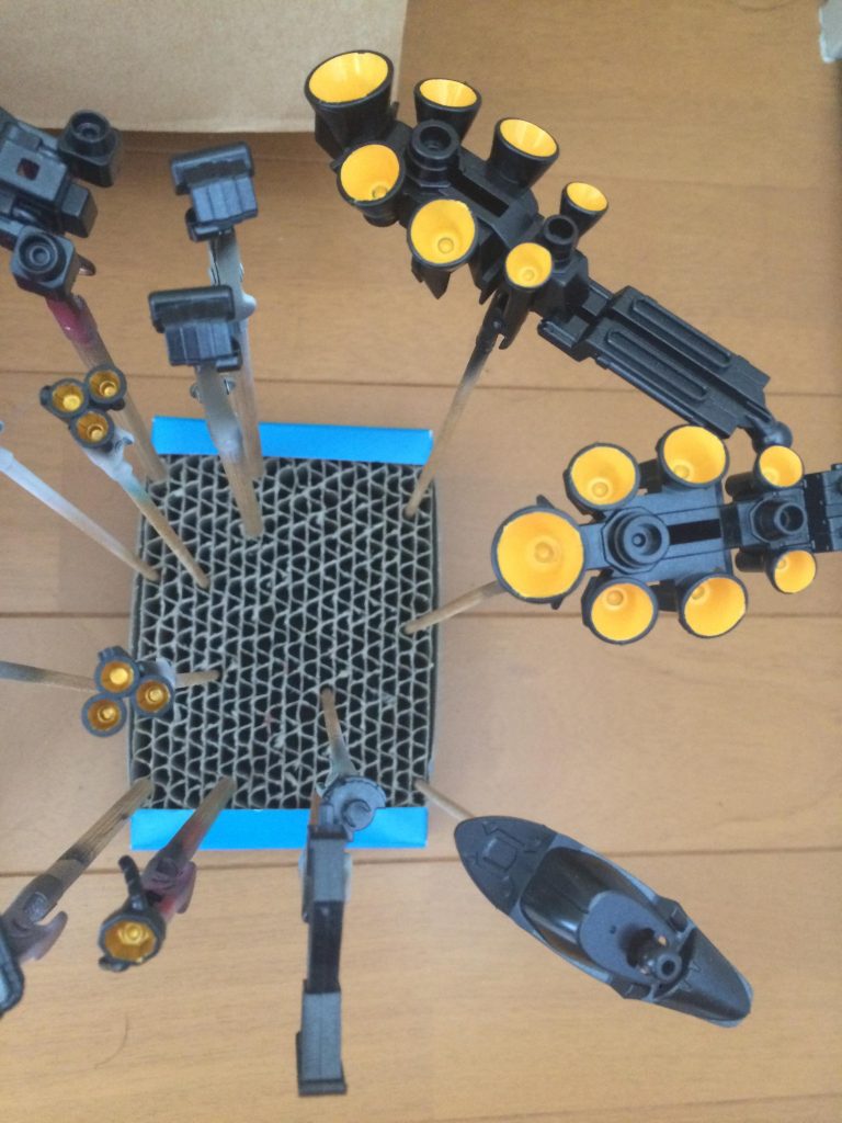 目立たないパーツもしっかり塗装。