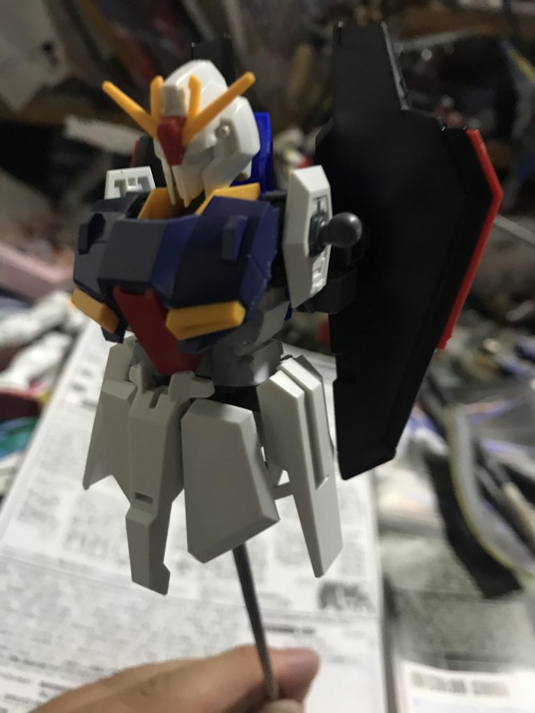 頭部、胸部、フライングアーマーを旧HGUCから移植しました。新版もいいのですが、Zはこの垂れ乳とこの顔がいいです。フライングアーマーは、新版だと大きすぎる気がしたので旧版に変更しました。