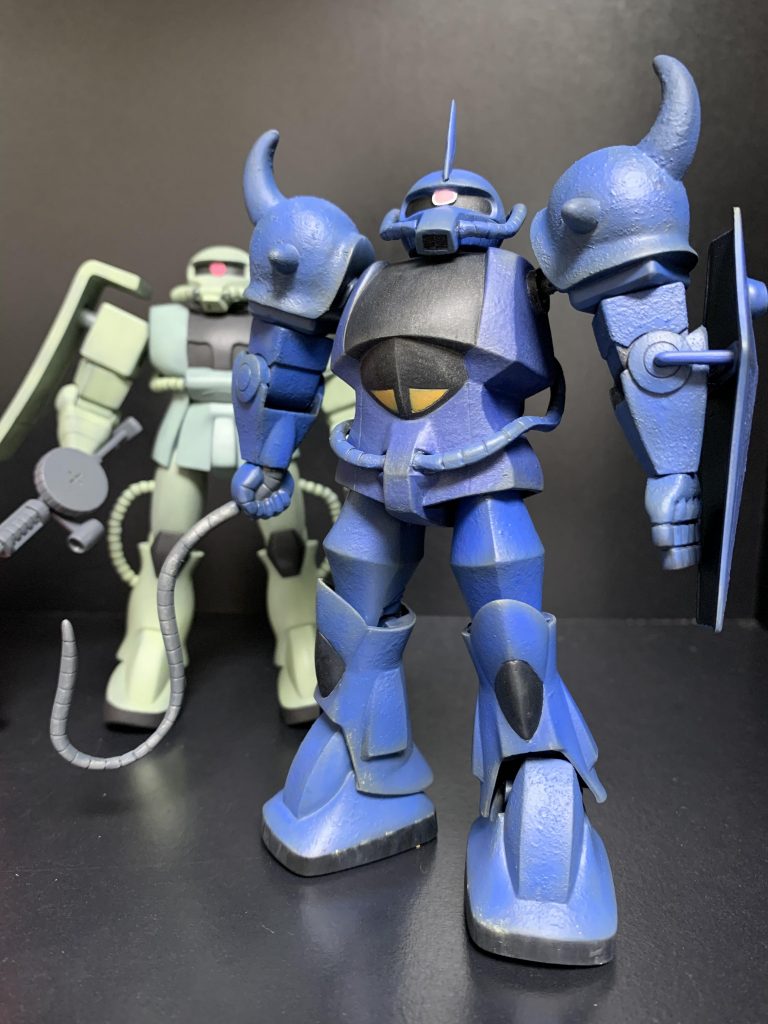 同じくベストメカコレクションのザクと一緒に。旧キットは楽しいですね。