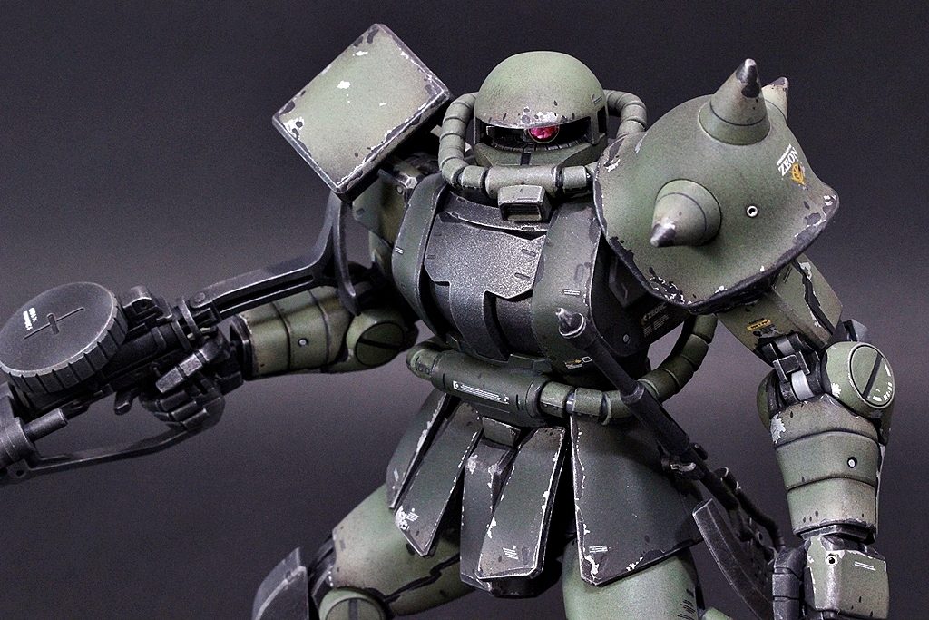 エアブラシで下地塗装後、基本塗装して塗膜剥がしからのドライブラシでのウェザリングになります