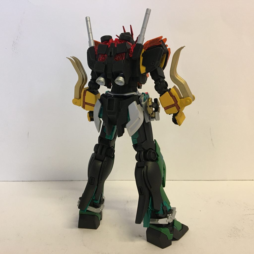 今回は大きな改造はせずにシンプルにまとめることが出来たと思います。腰後ろのジョイント部分も他のキットを使用して合体とかもないので塞ぎました。