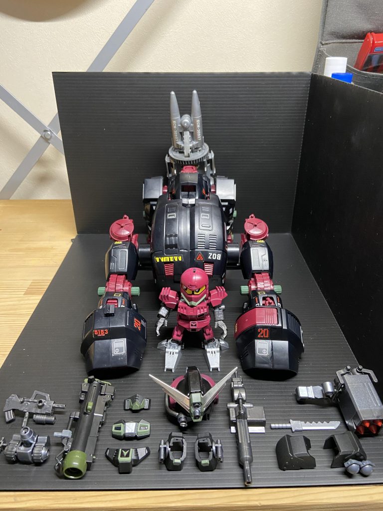 ビークルがデカくて入らない。迫撃砲はガシャポンまんまです。