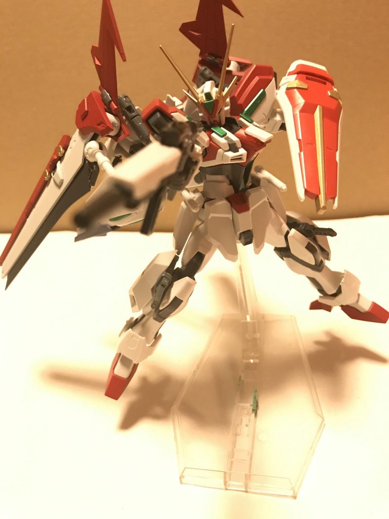 ビームライフルM1アストレイのビームライフルをカスタムした武器で通常の物より威力は上がっている連射と単射を使い分けて撃つ事が出来る