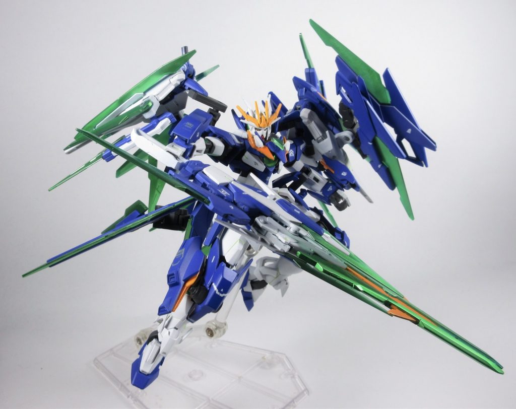 GNエクスセイバーフルセイバーをベースに改造した本機オリジナルの武装刀身をカレトブルッフフェーダーに置き換えている為本来よりも一回り大きい割には軽量で、原型機同様片手でも扱える。しかしながら大剣であることには変わらない為グリップ部分はアロンダイトに置き換えられておりフルセイバーのグリップでは不可能だった両手持ちが出来るようになっている。また、サイド部分のブレードパーツを展開することでGNフィールドを発生させたり、反転されることでライザーソードの発生や、マウント時には強力なビームキャノンとしても運用可能なまさに万能武装として完成されている。名前はフルセイバー +カレトブルッフ(エクスカリバー)の造語