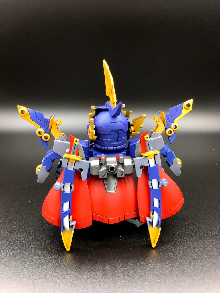 後ろ姿マントのせいで元の穴が使用できなくなってしまったので無理矢理付けています…