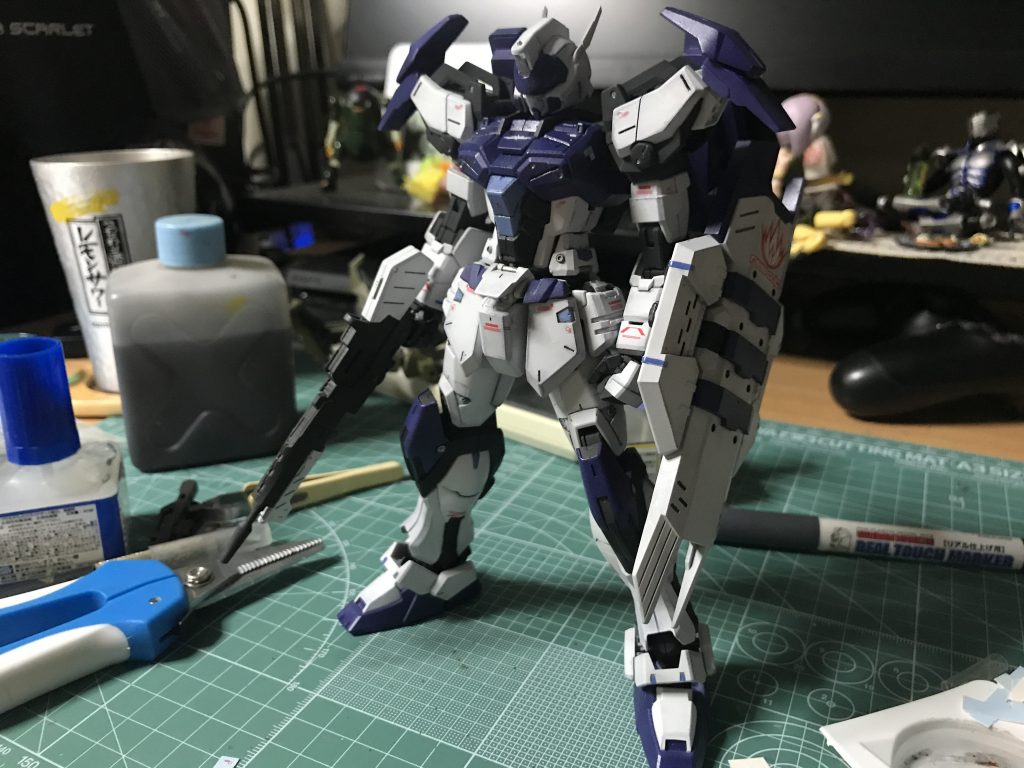 デカールはMGのVガンダム を使用