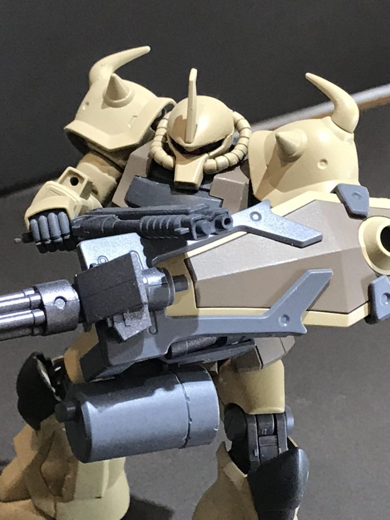 ジオン機には実弾兵器が似合う気がします。