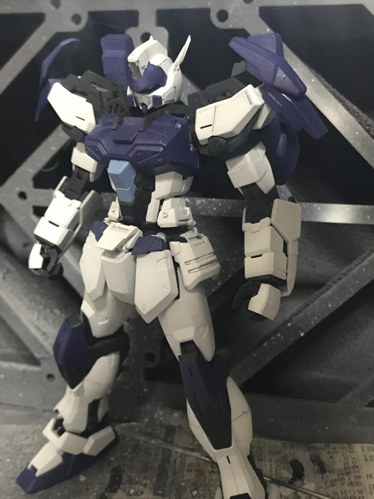 塗料は水性ホビーカラーをエアブラシ