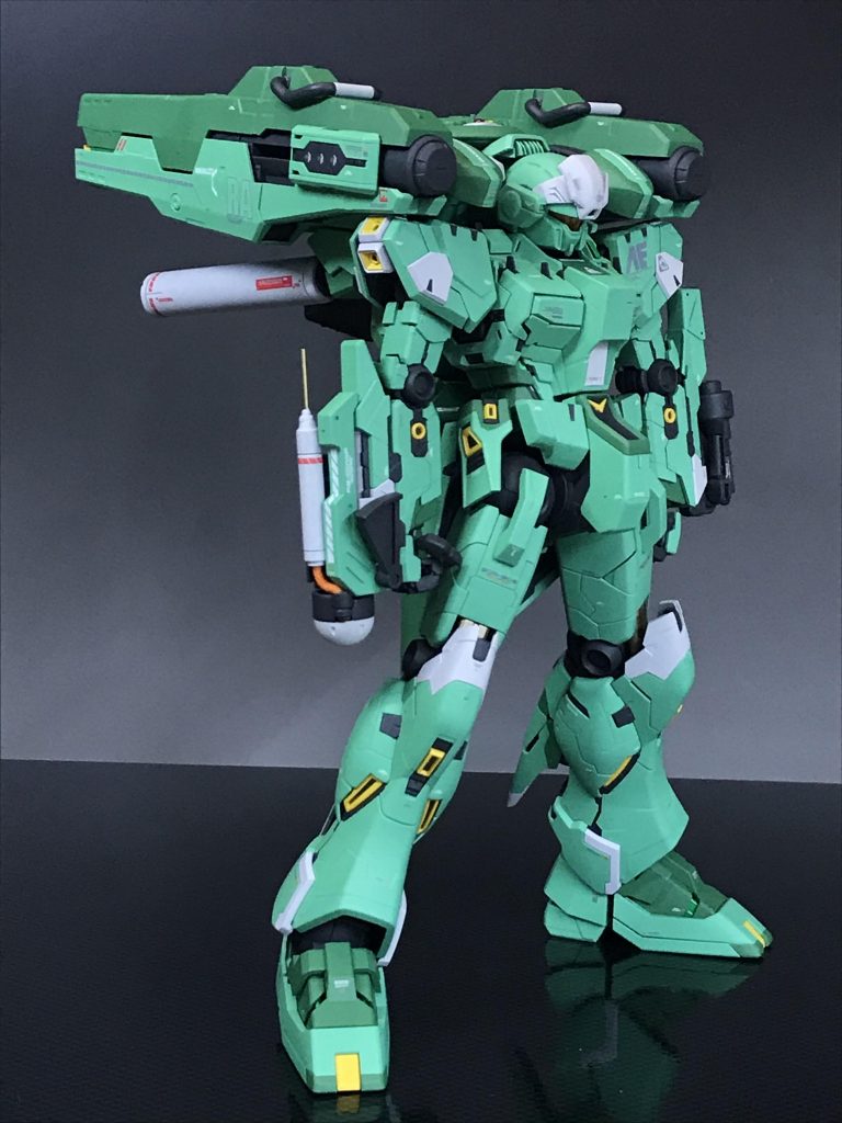 ユニコーンに出てくるEWACをイメージして適当に調色しましたが、イイ緑色になりました。