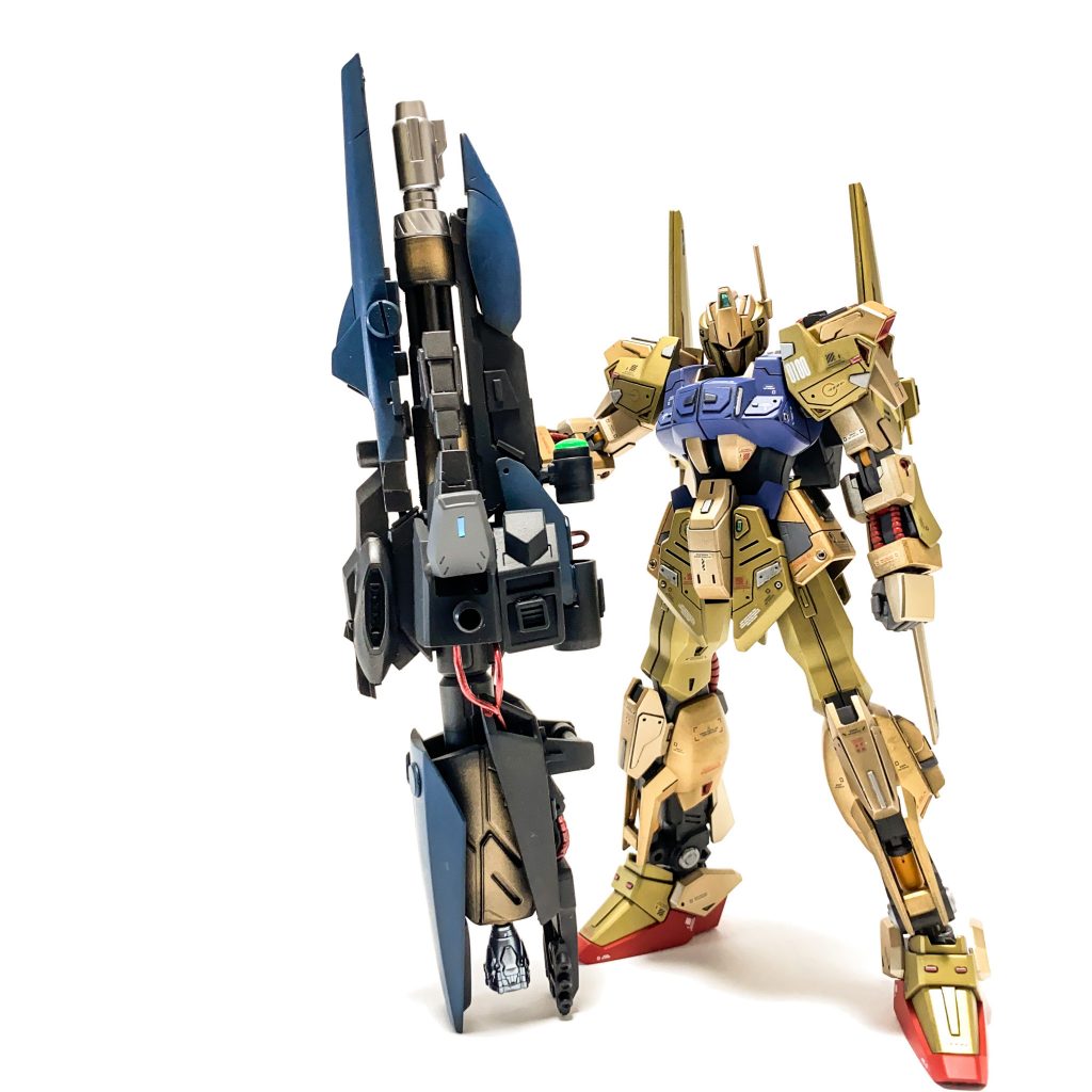 本体より大きな武器は燃えます。ジャンクパーツから作ったので自分の中では「ジャンクランチャー」と名付けております。笑