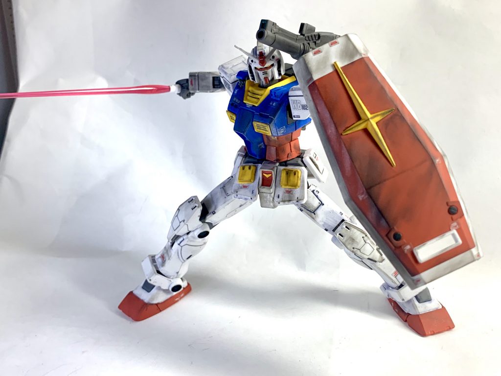 ビームサーベル装備盾を逆さに持つの最初は違和感あったけど今では気に入ってます