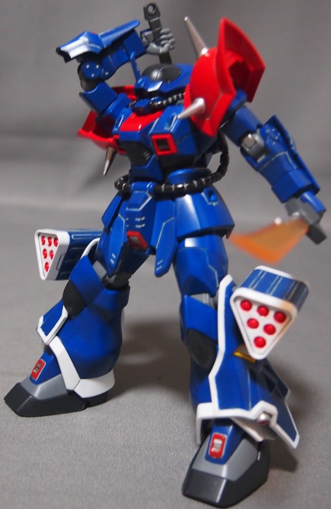 背中の剣を抜く。