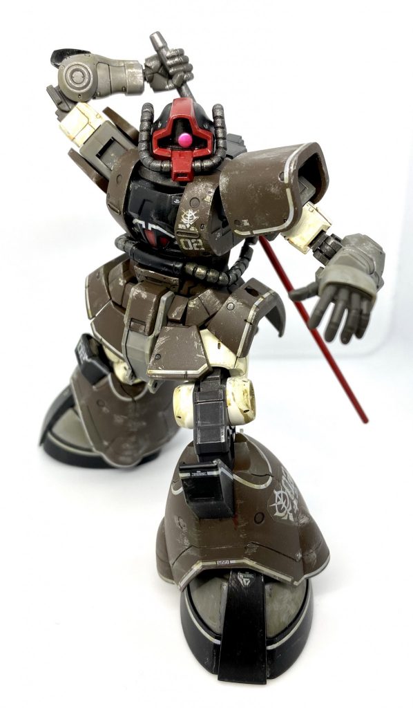 サーベルも抜けるポーズがとれますが、こんな長いサーベルは物理的に抜けないっすね。がしかしこのポージングをとれる腕関節の広さに感服です。