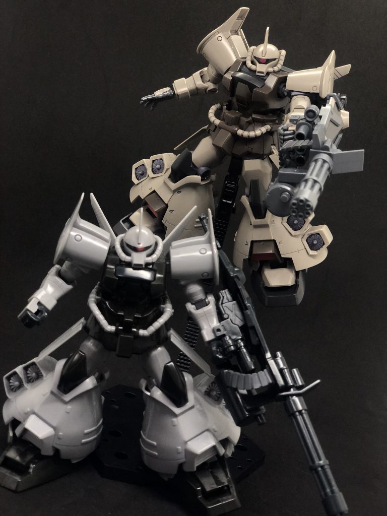 新旧キット揃い踏みです。こうして見ると旧キットもスタイル良いですね。