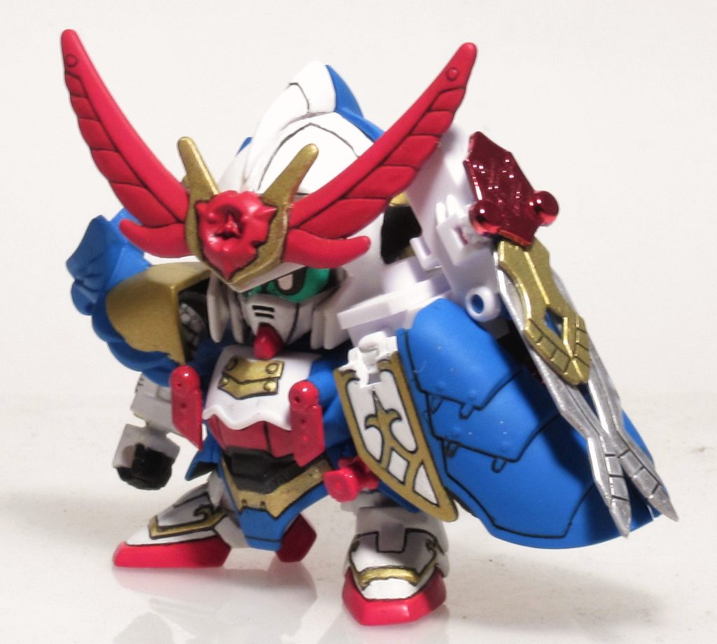 通常の武者鷲主にもなります。これも兜がぶかぶかだったので幅詰めして小さくしました。