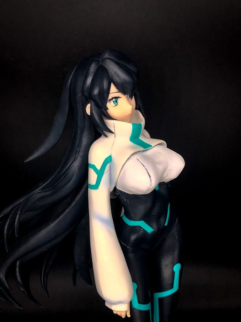 ゲーセンで落としたメイのフィギュアもメガハウスのメイ見たいにパテで胸を盛りました(≧▽≦)ゞフィギュアのパテ盛りは初めてなので挑戦してみましたがなかなか難しい( ¯▽¯ )メガハウスのメイは胸の形がツンってなってたのを真似してみましたが難しい( ̄▽ ̄;)