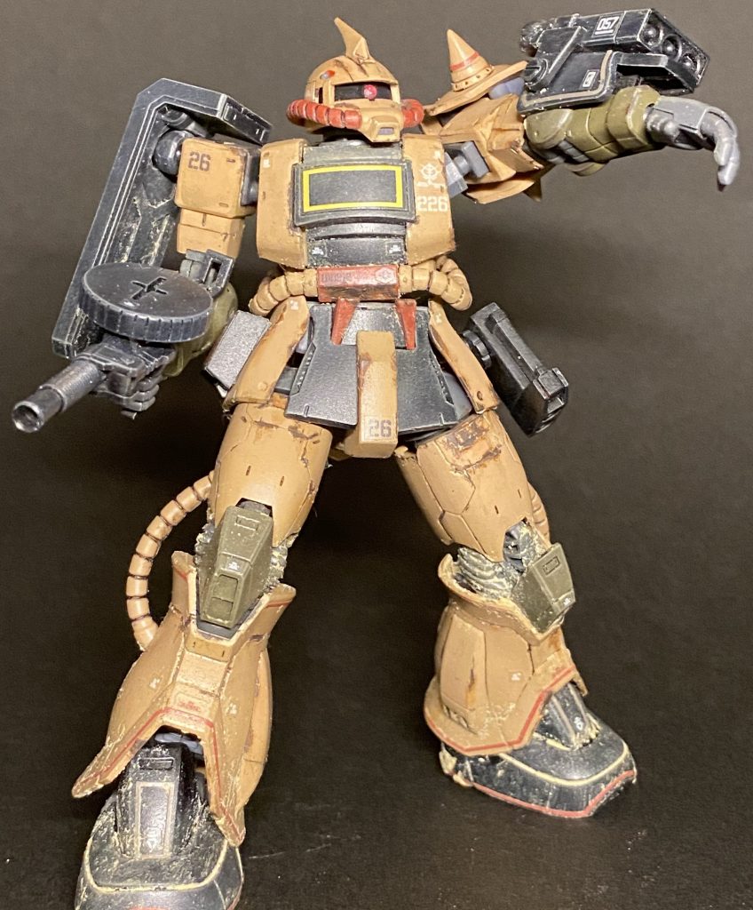 砂の堆積はテクスチャーペイントとウェザリングペーストで表現。錆はナイフで周りを剥離させ、その内側を錆色で塗ることで表現しました。