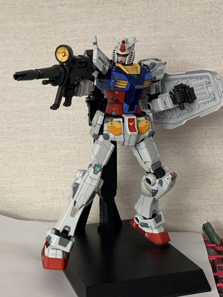 プラモオリジナル装備のライフルとシールド！