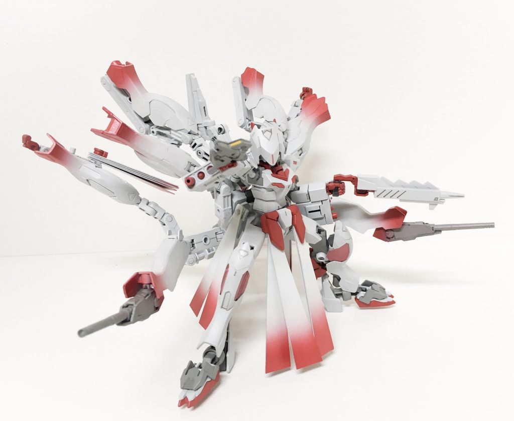 参番 肆番 漆番 捌番参番、肆番尾に装備されたライフル。コアスプレーガンに加え強化パーツ単体でも使用が可能。漆番、捌番尾に装備された固定砲。尾単体の中で最も高い威力を持つ本機最大火力。マニュピレーターを必要としないため他武装と同時運用が可能なのが強み。