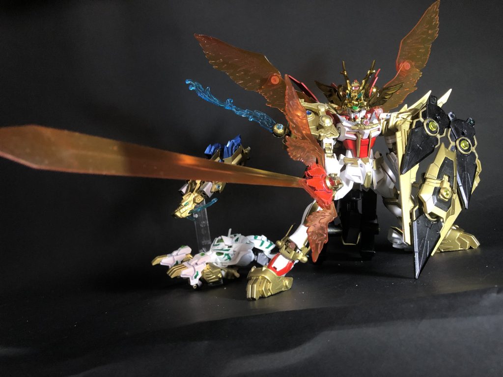 朱雀の剣、玄武の盾を装備した状態+青龍、白虎ビット展開。最後は、朱雀の剣に全エネルギーを集め、敵を一刀両断する超必殺技、『破邪聖獣剣』!