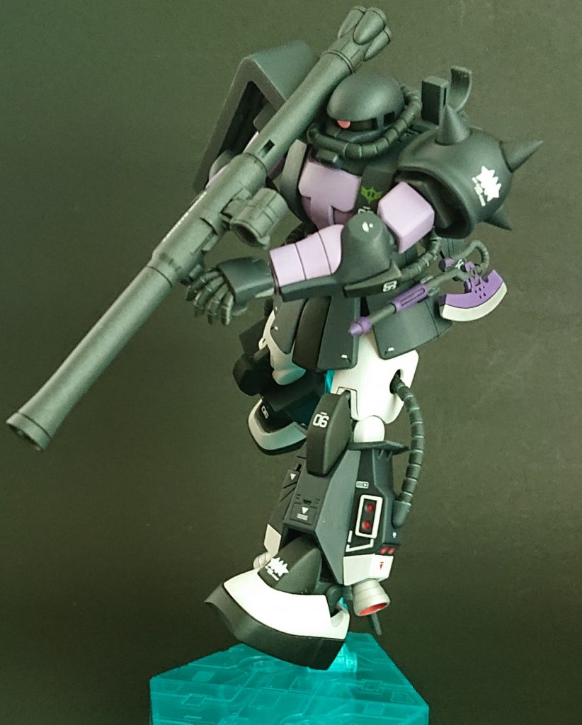 ウエストパーツで1.2mm延長しました。あとはせっかく足の甲のパーツが別パーツ化されているので、少しでも角度が付けられる様に、足首パーツの内側で稼働に干渉する部分を切ったり削ったりしてあります。塗装は全てマスキング無しのラッカー筆塗りです。