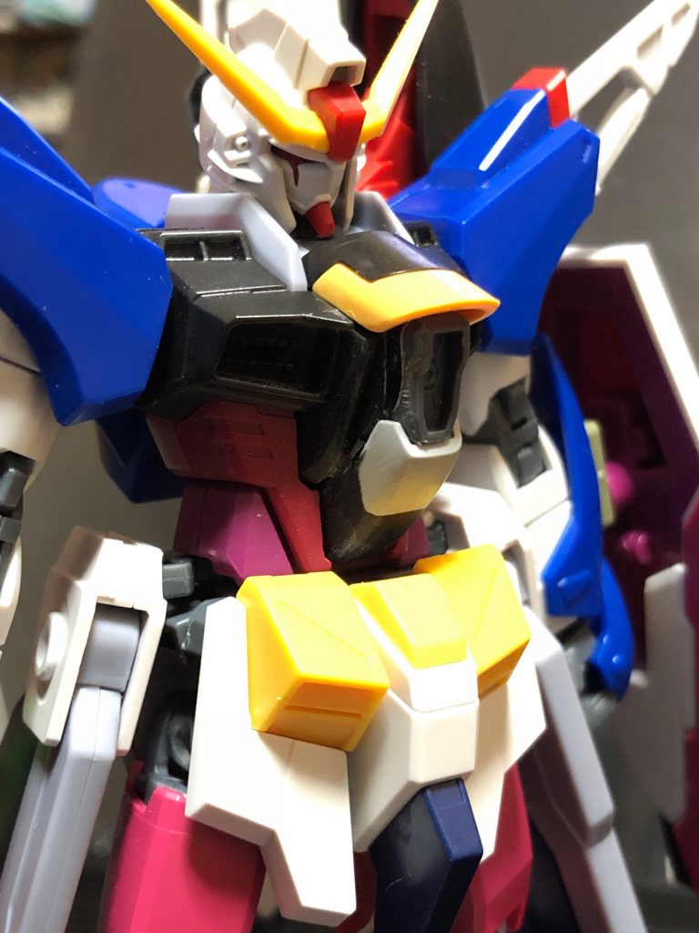 お腹のカリドゥス複相ビーム砲を隠すためのカバーを作成。どことなくカラミティのスキュラのような感じになりました。