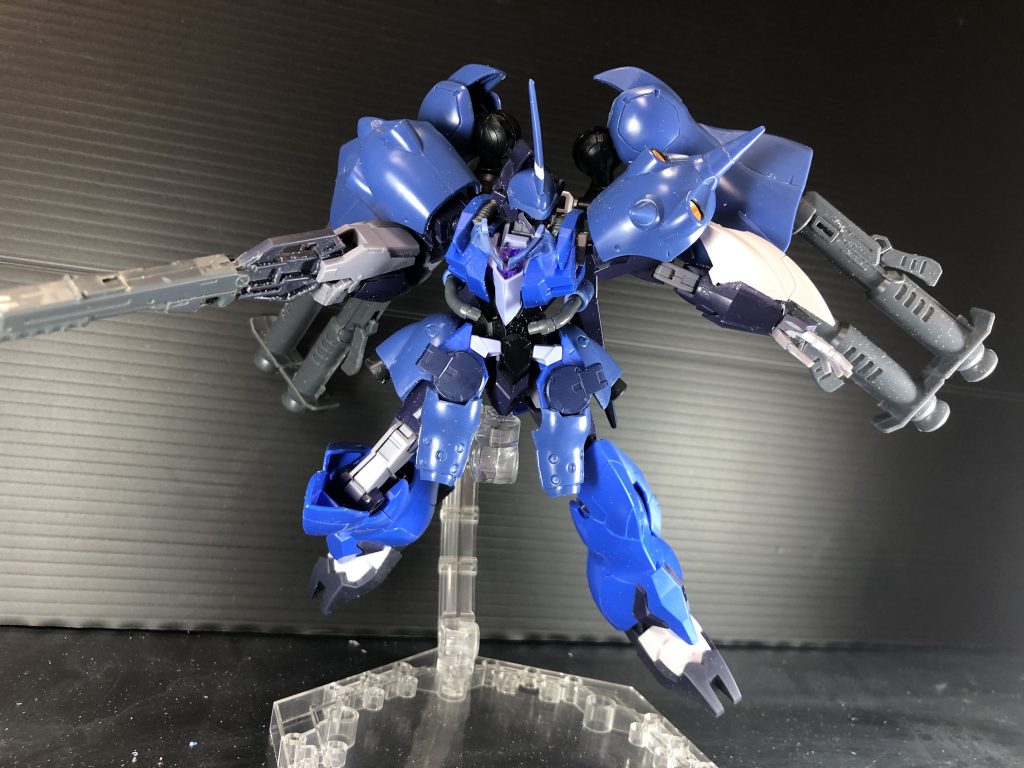 それからさらに選抜したり、追加したりし、最終的にシンプルかつケンプだとわかる形に収めました。