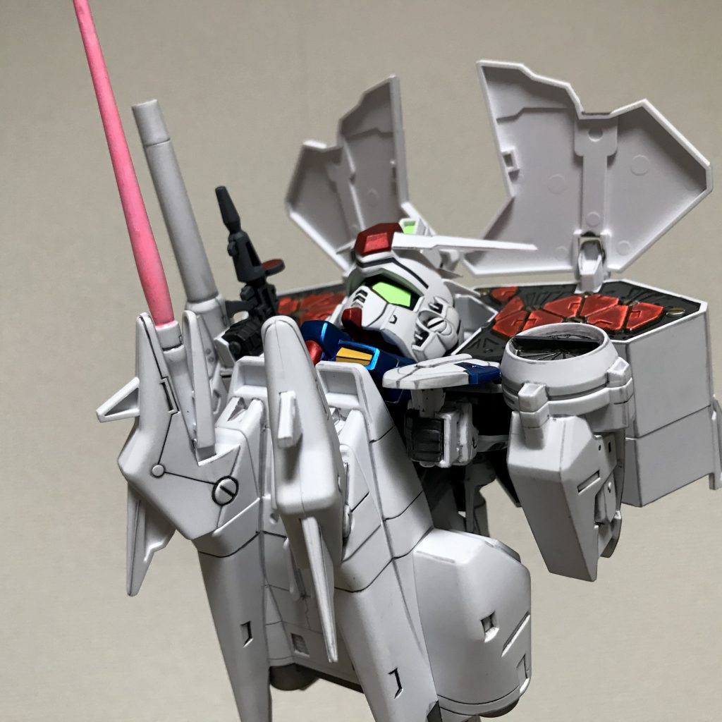 全方位楽しめます。ただ、アクションベースの穴はありません。ダイナミックな飾り方ができないのが残念です。