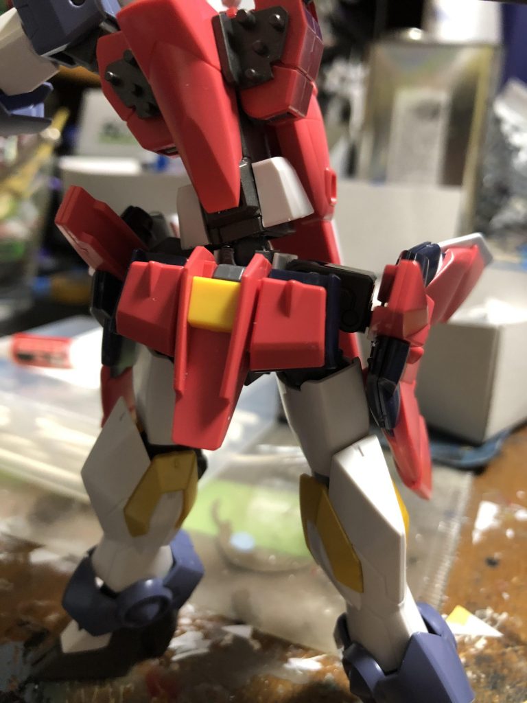 腰にはウェポンセットとかに着いてくるボールジョイントのいちばんでかいヤツ仕込んでます。