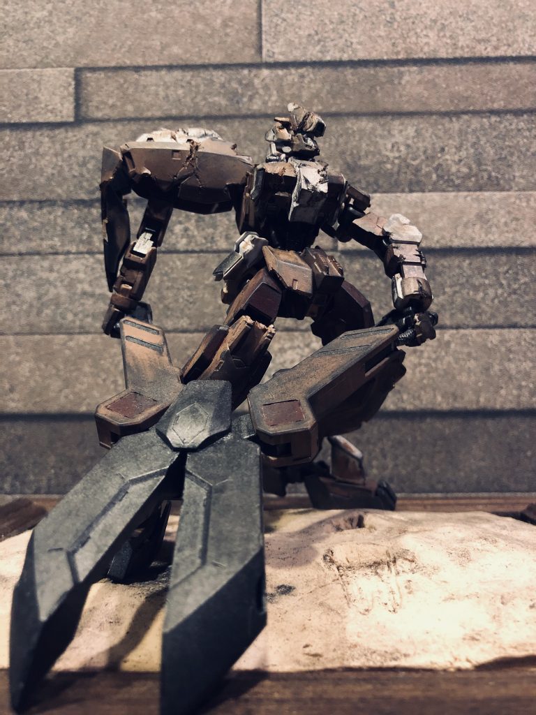 正面です。右腕部と左肩部を切除。大鋏は左腕と右肩の隠し腕ギミックで持たせています。