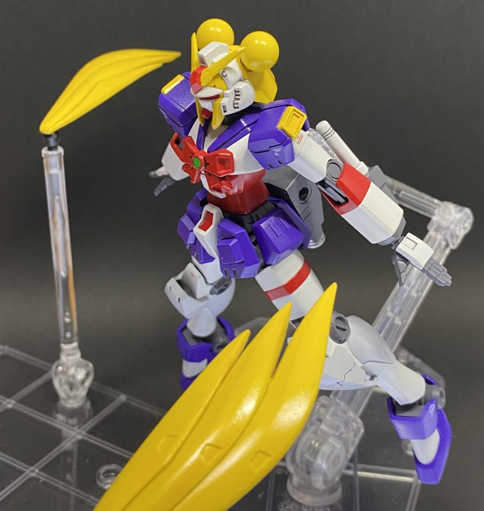 ツインテールファンネル。頭のお団子はお団子爆弾に。 