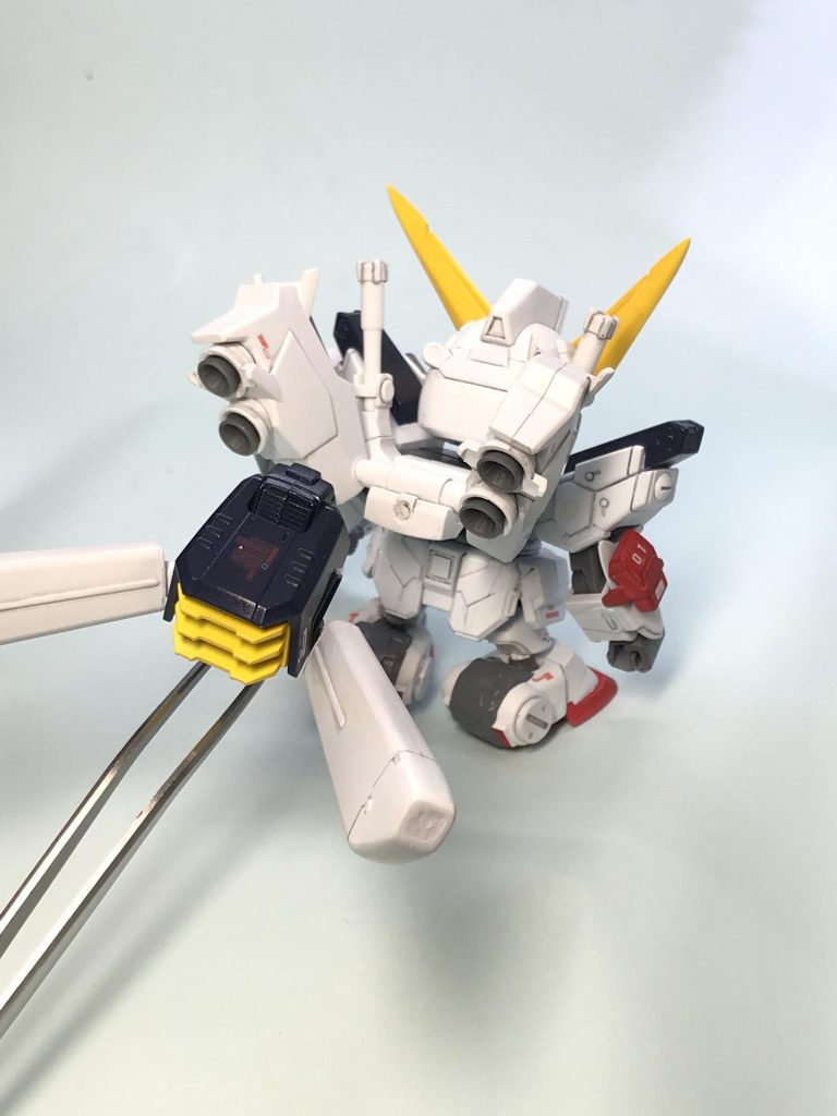 背中の追加ブースターはビルドパーツとシーマのゲルググのプロペラントタンクを組み合わせてマグネットで接続。