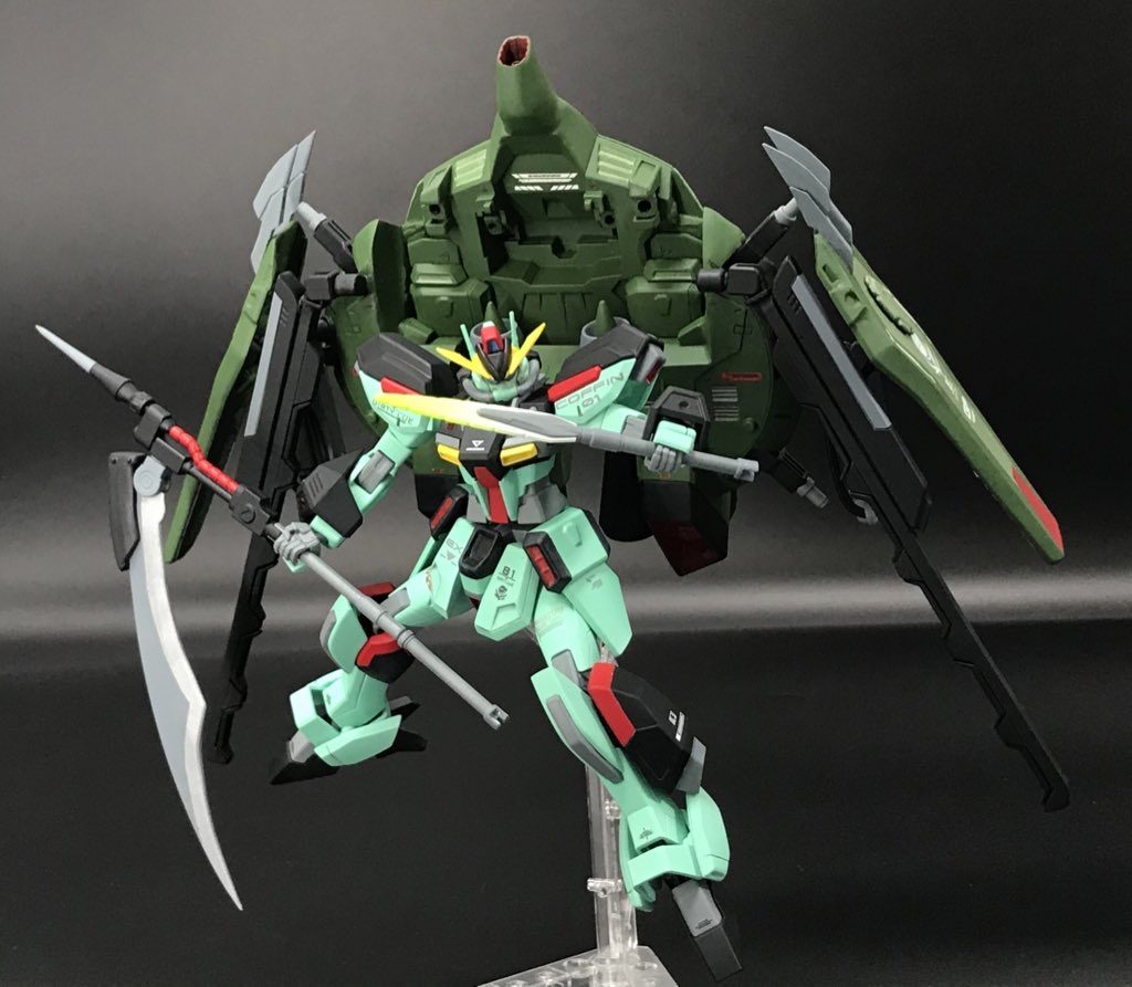 ニーズヘグはSEED系の武器にありがちな連結系武器になってます。緊急時に連結解除して不意を突いた攻撃をすることも出来ます