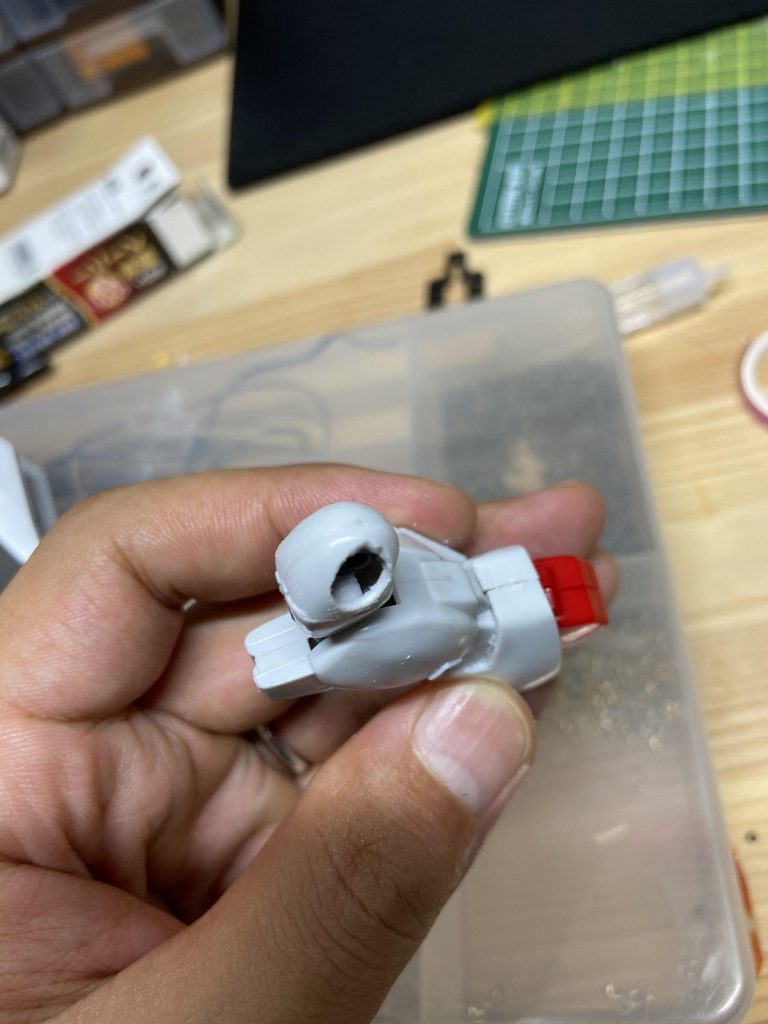 可動域改修風景2足の付け根も少し削り込み開脚度をプラス。