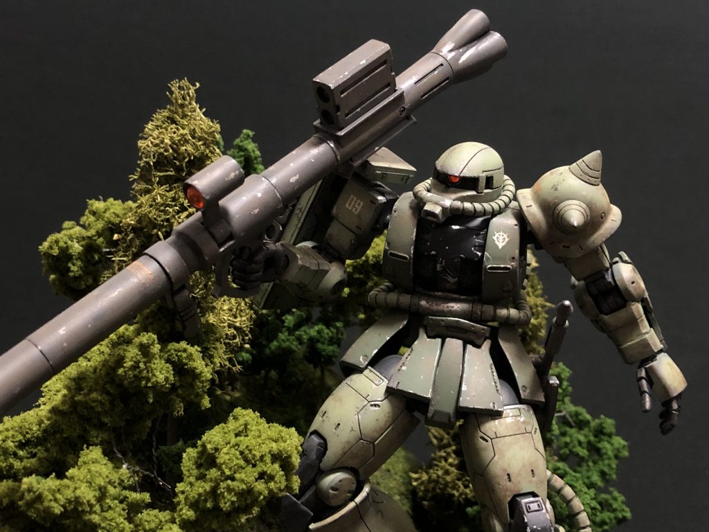 モノアイにはクリアパーツを使ってインパクトが出るようにしてみました。