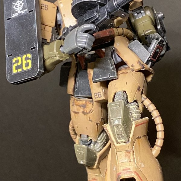 HG ザク・デザートタイプ