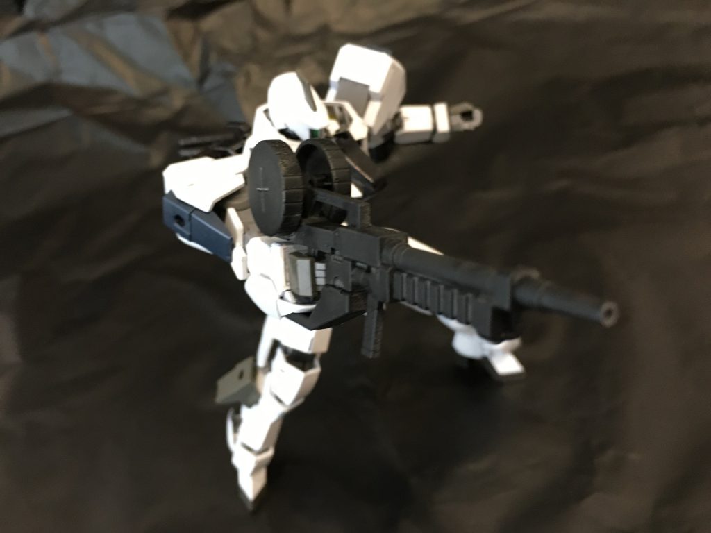 アーマーパージ後の戦闘も想定される為、マガジンは弾数の多い大型の物を装備。