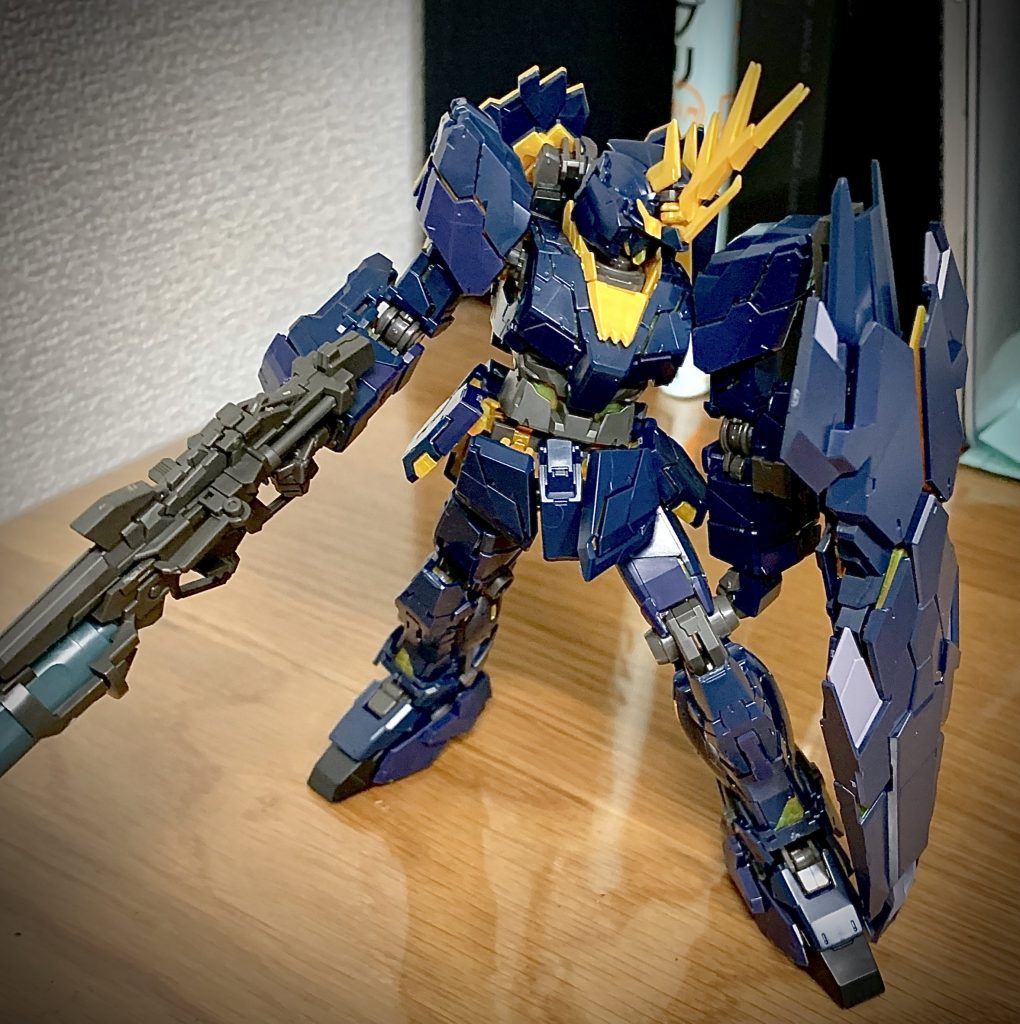 「んー。パーツ同じじゃね?」はい。多分作る順番を間違えてます。自分の小遣いで買うのにもかかわらず、必死に言い訳(伝わってない)をしていたせいで「2号機だから」という安易な理由で連続して同じような機体(怒られる?)を選んでしまい痛恨のミス。おっさんは「これでは苦痛(≡快楽)が薄いんじゃ?」と既にまともな思考はできなくなっているようです。(キットは素晴らしいのにどM変態のせいで台無し。