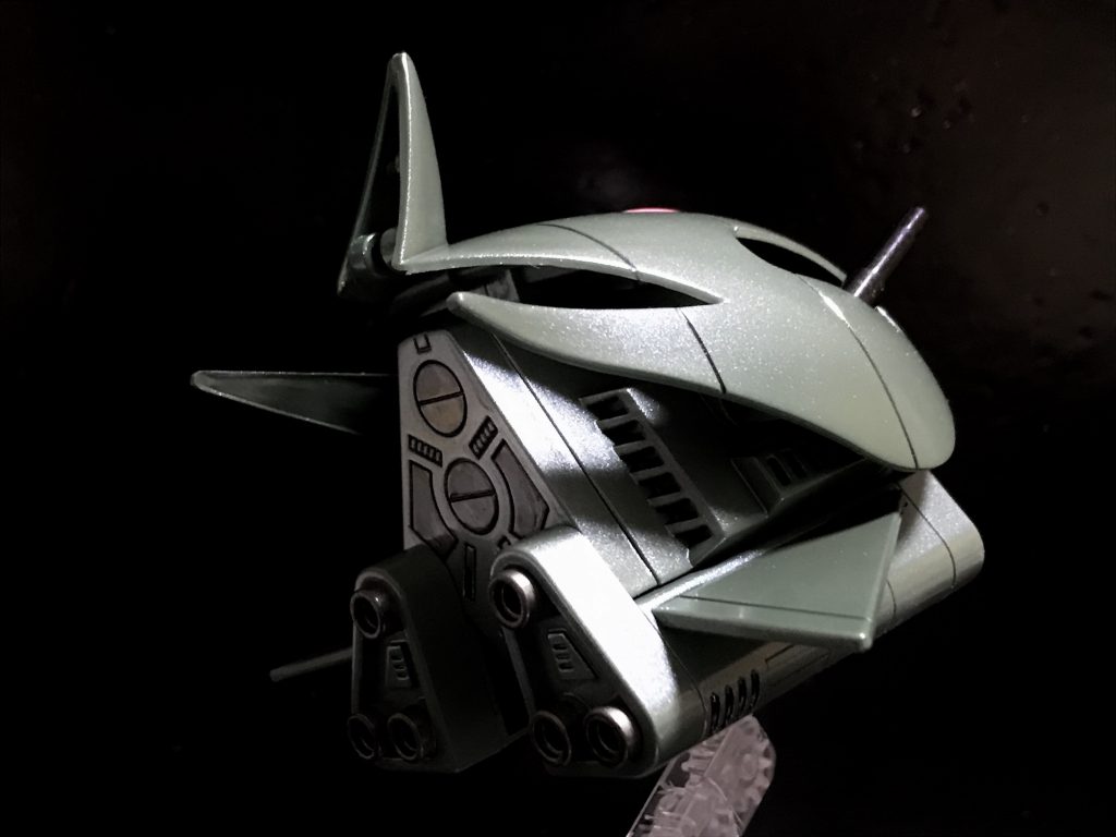 後ろ姿も抜かりありません。