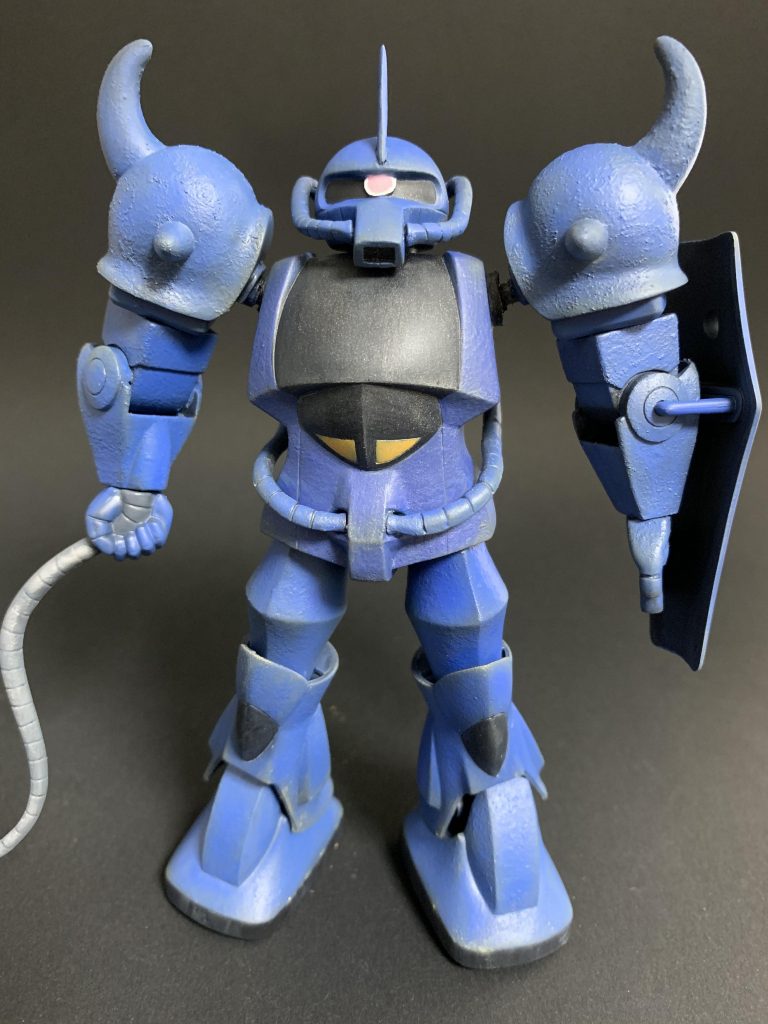 鋳造表現というのをやってみたくて、部分的に溶きパテを叩いたのですが、なんか塗りが汚いだけにしか見えませんね。