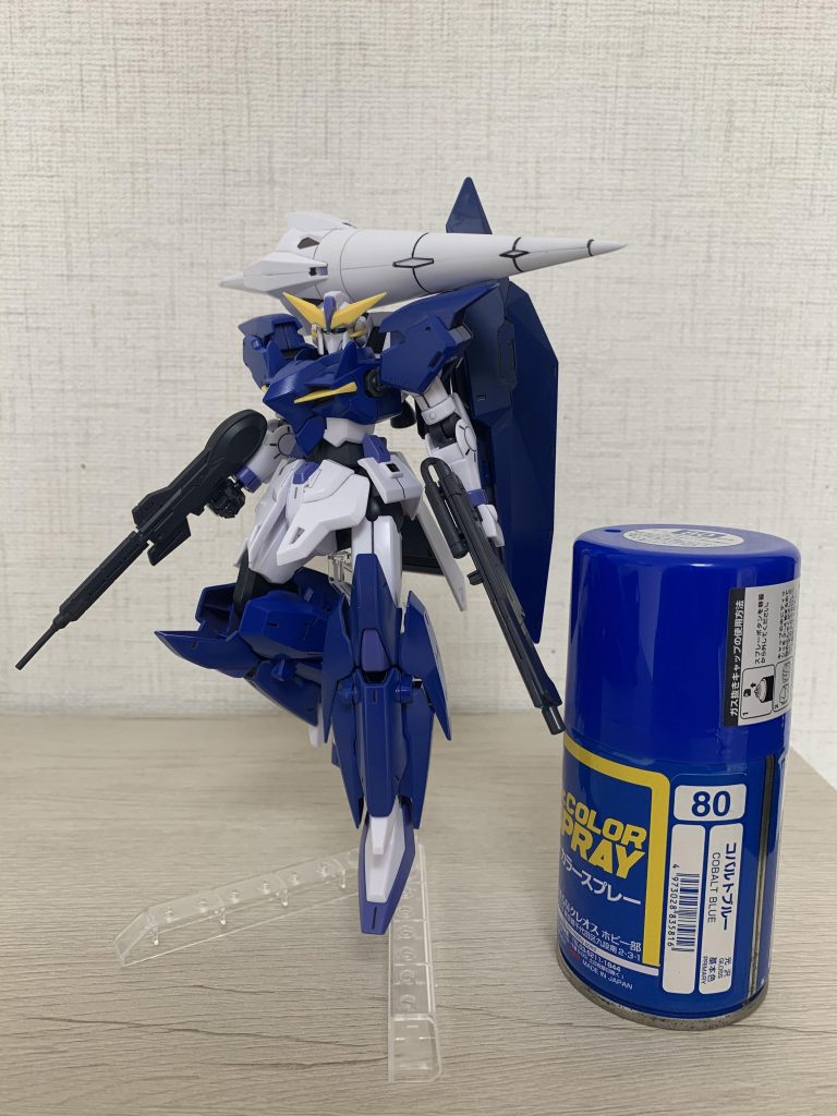 今回使用したスプレーです!胴体、肩と脚部に使いました〜ウインダムみたいとか言っちゃいけない(まじで禁句)