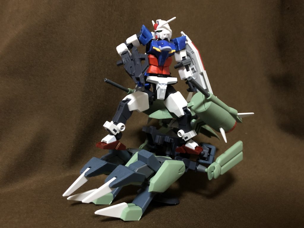リライズ劇中でヒロトがよくやっていたことでお馴染みの、アーマーをサブフライトシステムとして扱う形態も(一応)再現は可能。ただし足場にするような場所もないため、しっかり上に乗せることはなかなか難しい感じでした。