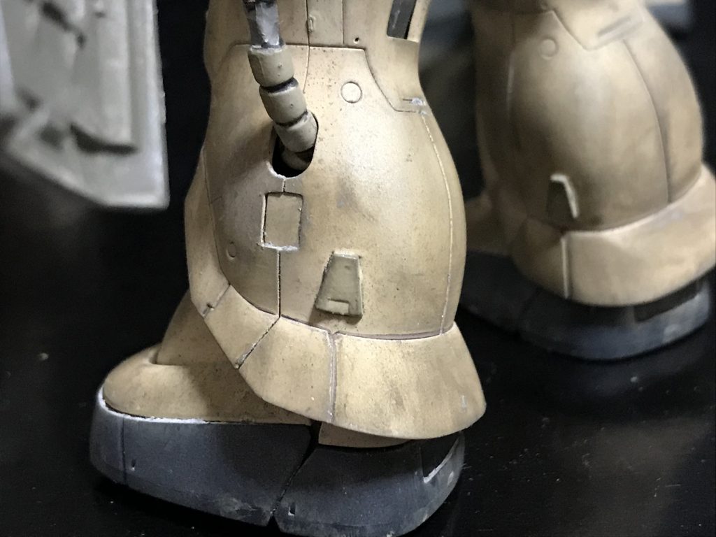 ふくらはぎのスラスターはコトブキヤの角モールドでふさぎました。