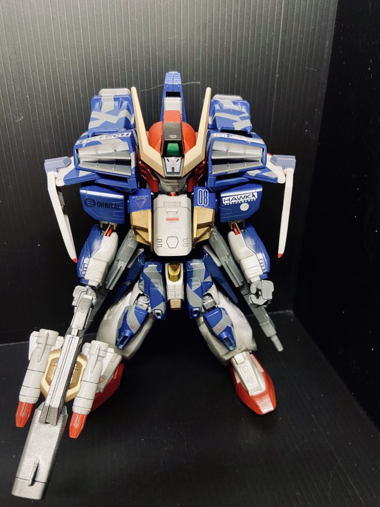 ミサイル付のライフルかっこいい!旧HGしかついてないようです。◆主なディテールUP 頭部バルカン他ビーズ埋込 間接ケーブル水転写デカールは迷彩に負けるので控えめにしました。