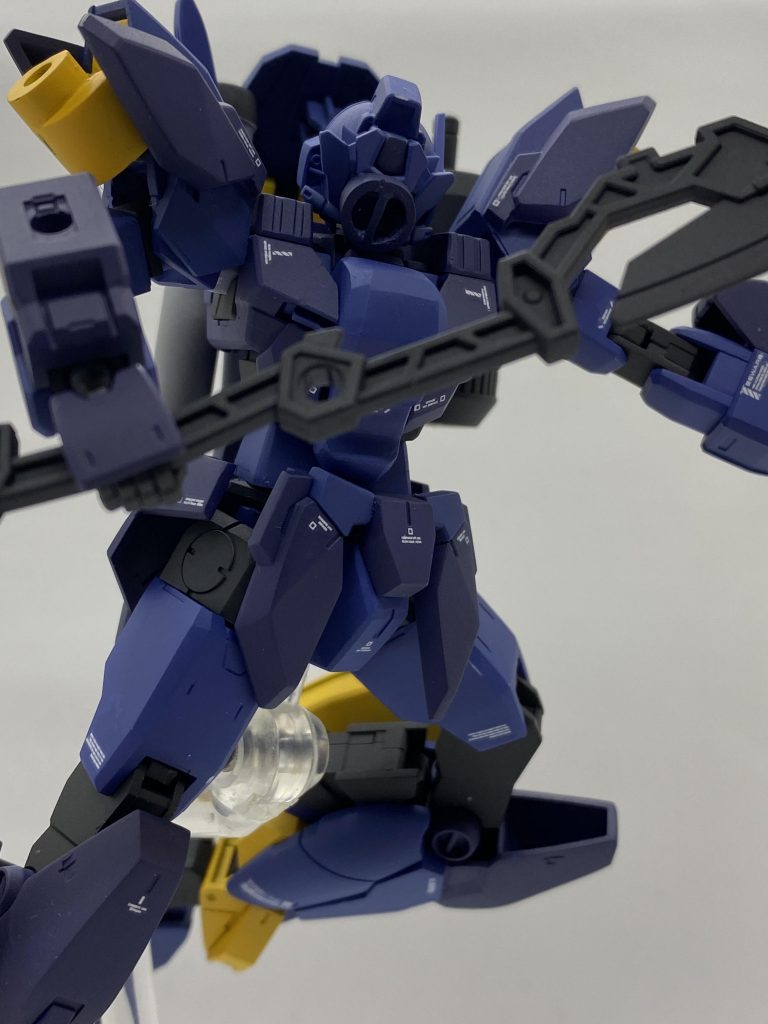 背中のホルダーには接近専用の武器を装備しています。まぁ、水中戦に斧が向いているかは分かりませんが(*´Д`*)w